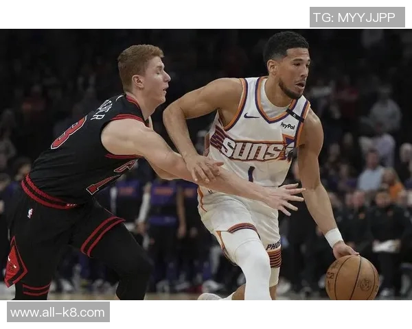 布克末节发力砍下25分助球队逆转胜利展现超强个人能力