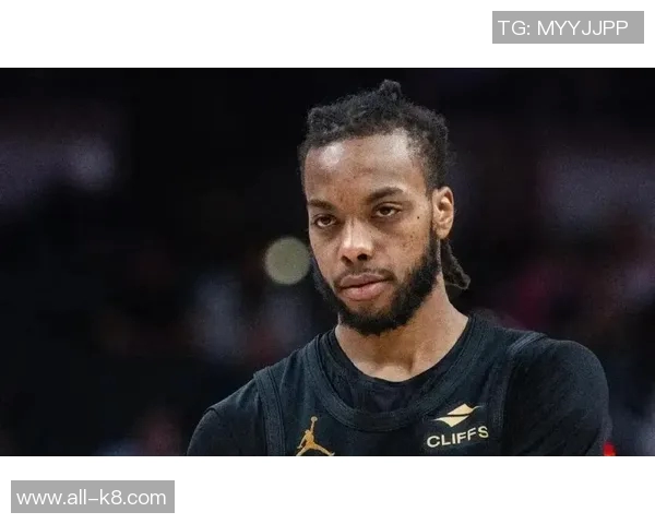 双枪状态低迷米切尔与加兰合力35投仅中14次贡献44分10助攻