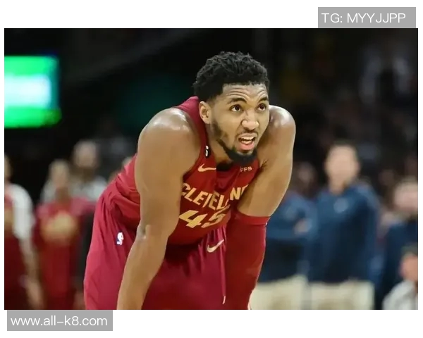 双枪状态低迷米切尔与加兰合力35投仅中14次贡献44分10助攻