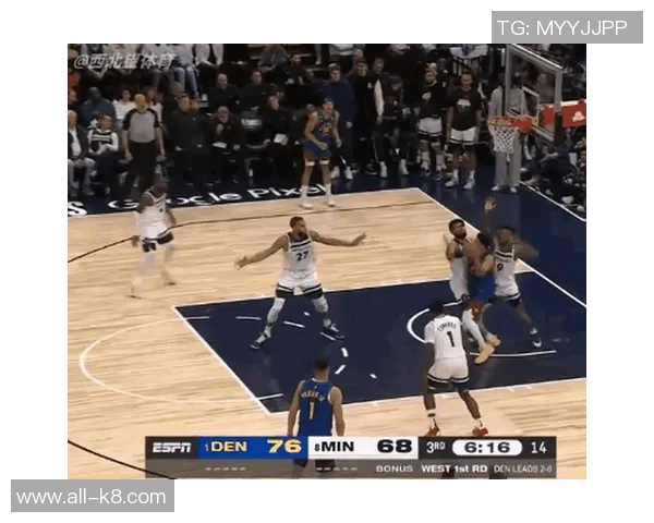 约基奇首节全力以赴对决戈贝尔5投全中砍下13分5篮板3助攻 约基奇首节全力以赴对决戈贝尔5投全中砍下13分5篮板3助攻